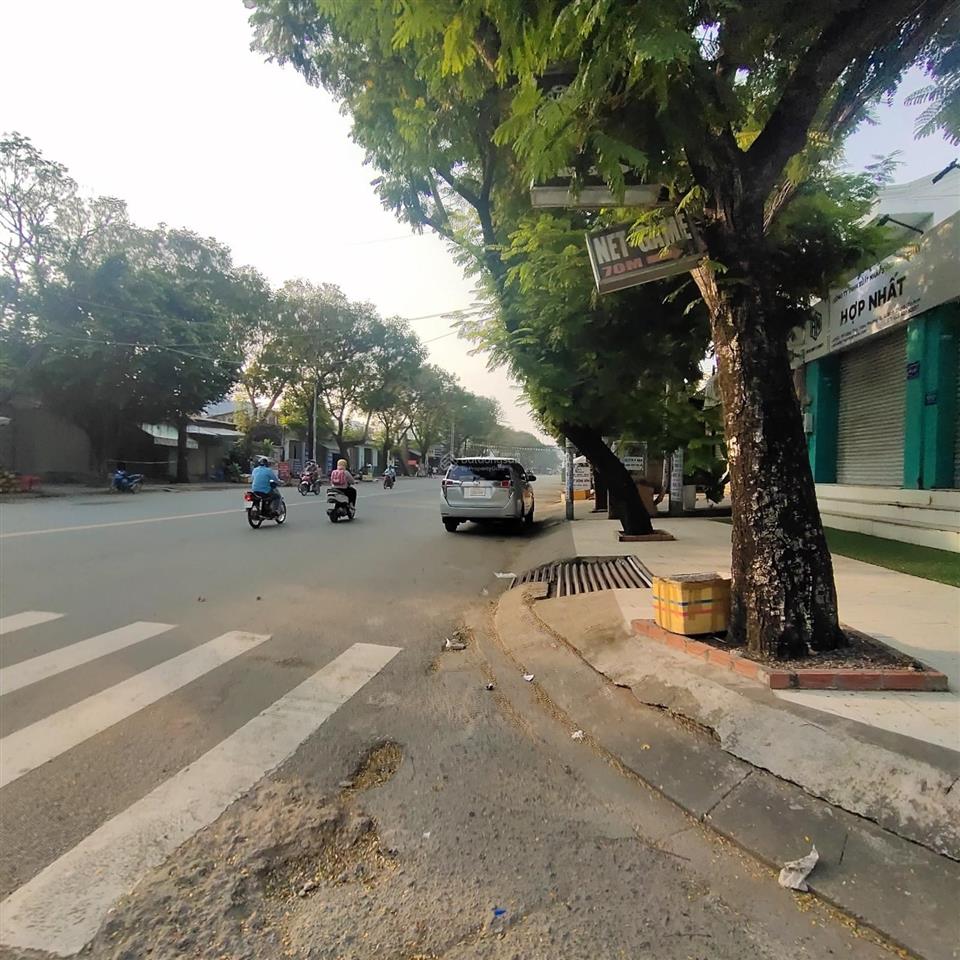 Chính chủ cho thuê căn góc  đặng thùy trâm, 7x24m, 3 tầng, giá 32 tỷ