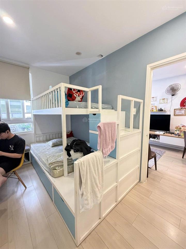 Chính chủ bán căn hộ 90 nguyễn hữu cảnh, 70m2, 2pn, 2wc, thang máy, view sông, sổ hồng