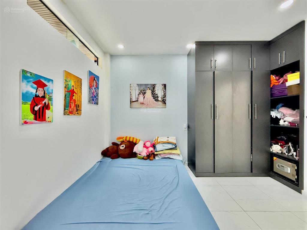 Nhà đẹp (dt 4,5x7m, 2 tầng)  chu văn an cách mặt tiền chỉ 30m vào ở ngay