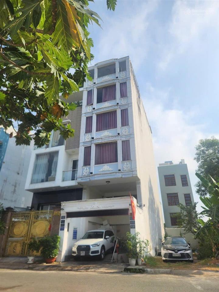 Cho thuê nhà 4 tầng hẻm thảo điền, nội thất.