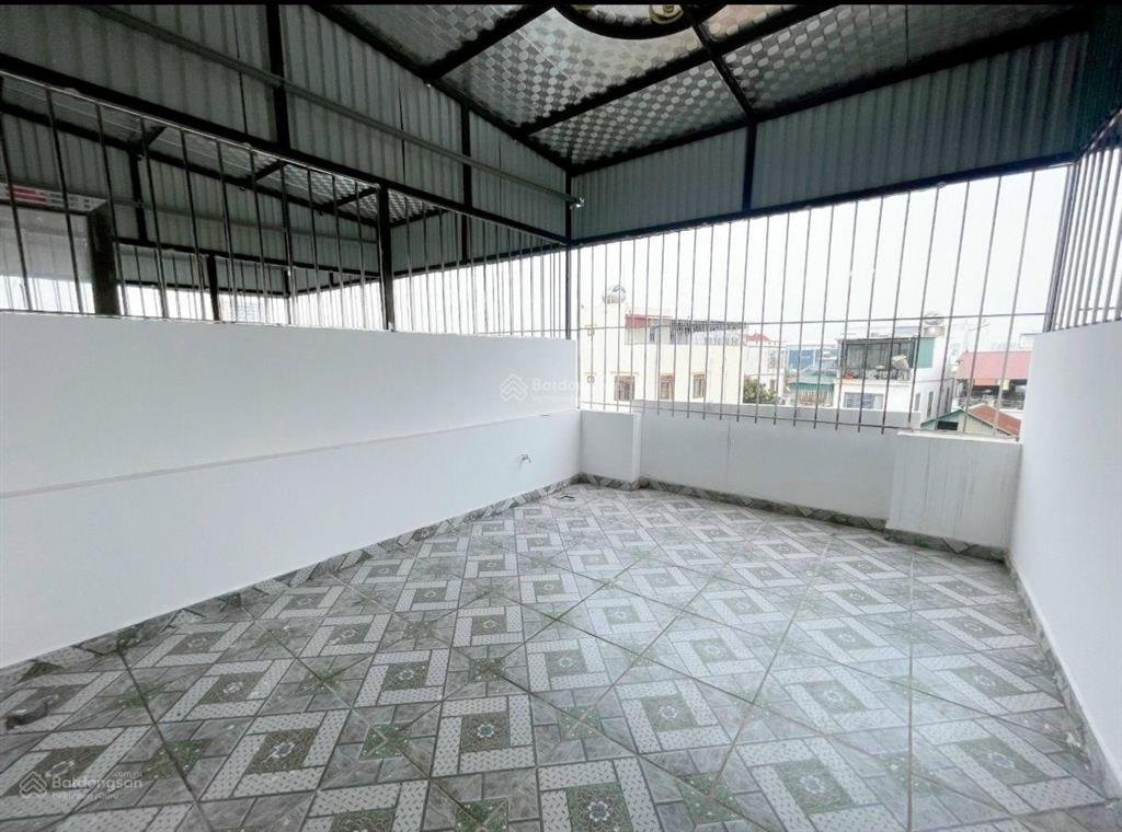 Giá cực chất!! bán nhà quận hoàng mai, 40m2x4 tầng, vị trí thuận lợi, sổ đỏ chính chủ