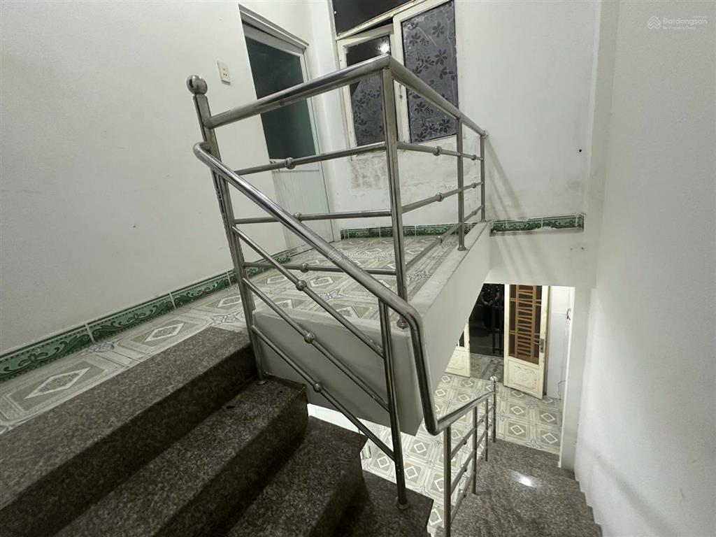 Nhà hiếm phân khúc khu vực trường thọ 40m2 (5x8) hẻm oto có sân đậu oto chung giá chỉ 3.26 tỷ tl .