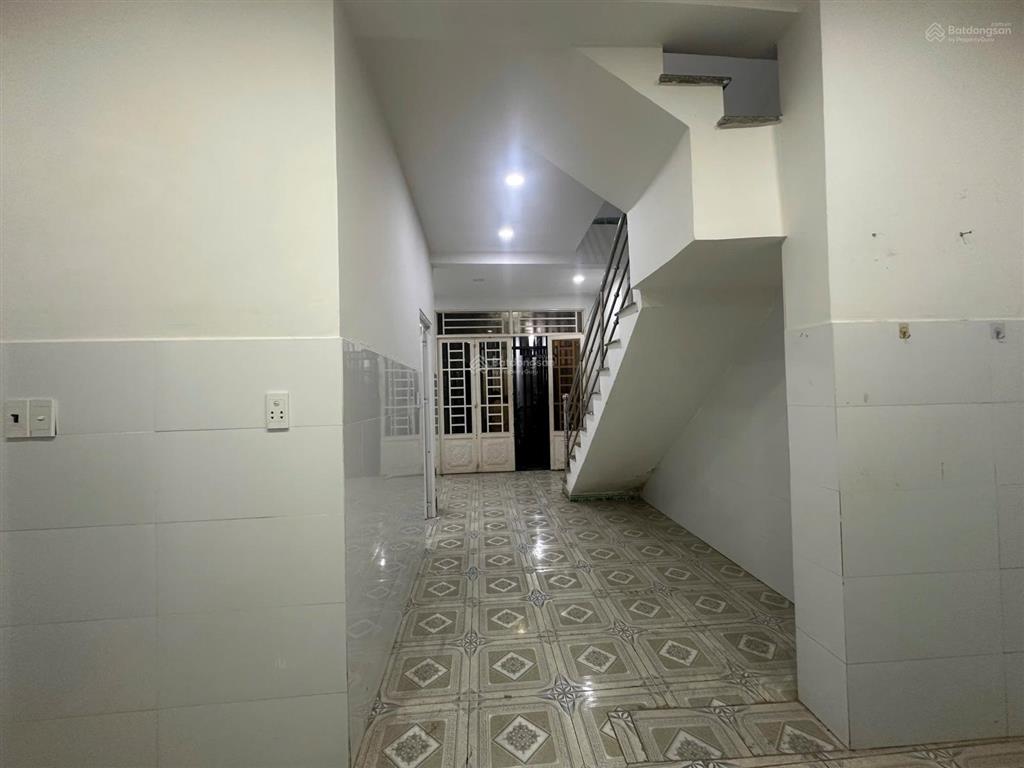 Nhà hiếm phân khúc khu vực trường thọ 40m2 (5x8) hẻm oto có sân đậu oto chung giá chỉ 3.26 tỷ tl .