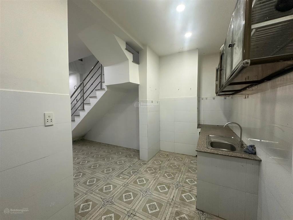 Nhà hiếm phân khúc khu vực trường thọ 40m2 (5x8) hẻm oto có sân đậu oto chung giá chỉ 3.26 tỷ tl .
