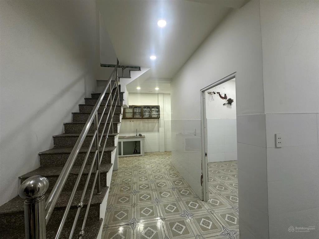 Nhà hiếm phân khúc khu vực trường thọ 40m2 (5x8) hẻm oto có sân đậu oto chung giá chỉ 3.26 tỷ tl .