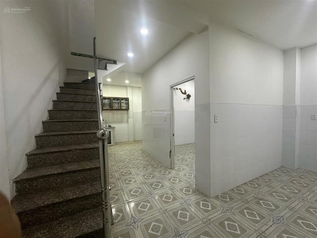 Nhà hiếm phân khúc khu vực trường thọ 40m2 (5x8) hẻm oto có sân đậu oto chung giá chỉ 3.26 tỷ tl .