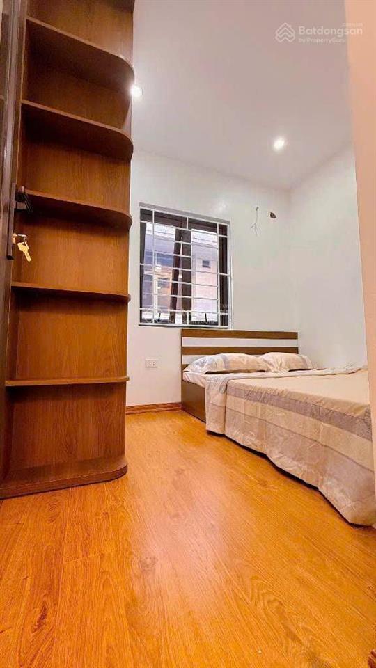 Căn hộ tập thể tầng 2 mới kính koong full nội thất sịn lung linh  phố vip cầu giấy hoàng quốc việt