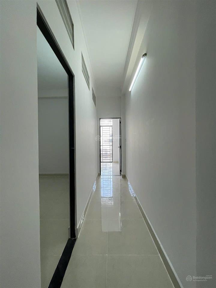 Bán nhà 3 tầng, đường thới an 20, q12  4x11m  4 phòng ngủ rộng. giá 5.050 ty hẻm xe hơi, an ninh