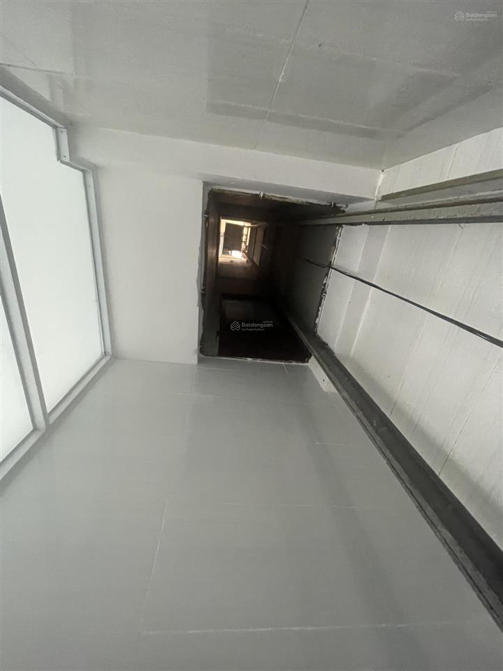 Bán nhà hẻm 3,5m lạc long quân , p8, tân bình  dt 4 x 14 m  giá chỉ 8,2 tỷ tl