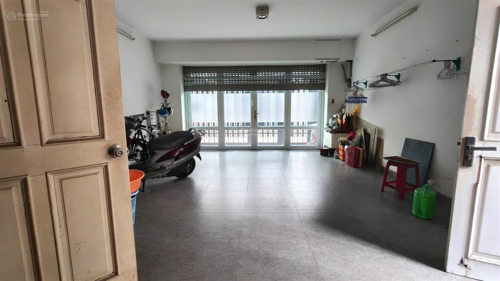 Bán nhà căn góc hẻm xe hơi 6m đường cách mạng tháng 8 , q3  dt 5,3 x 19m  chỉ có 236tr/m2