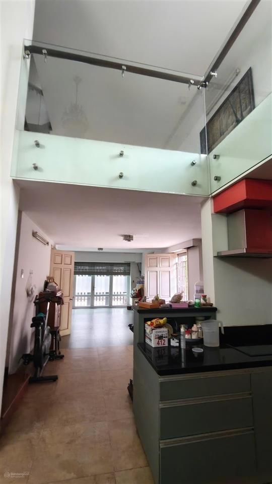 Bán nhà căn góc hẻm xe hơi 6m đường cách mạng tháng 8 , q3  dt 5,3 x 19m  chỉ có 236tr/m2