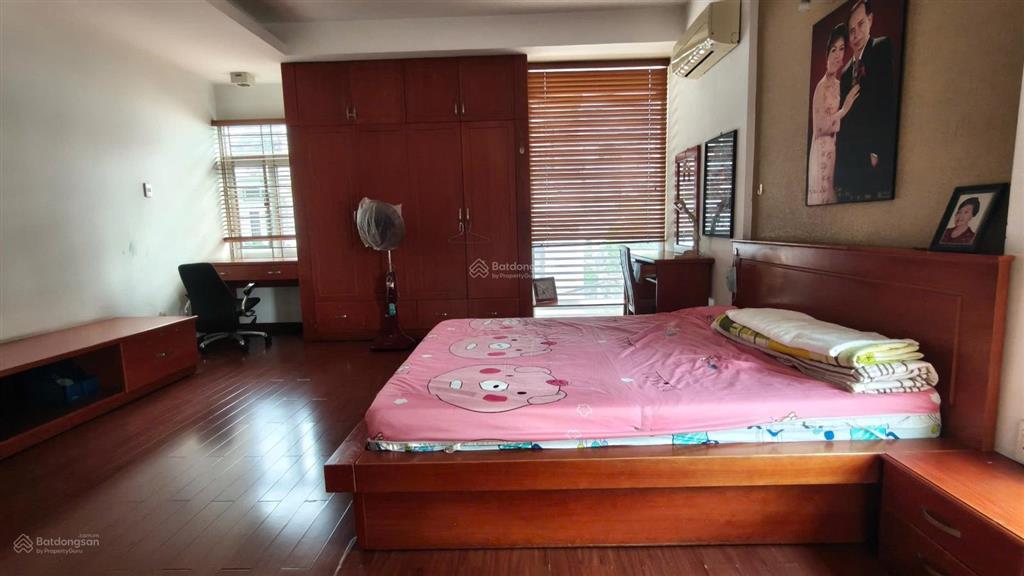 Bán nhà căn góc hẻm xe hơi 6m đường cách mạng tháng 8 , q3  dt 5,3 x 19m  chỉ có 236tr/m2