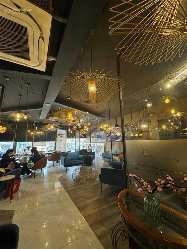 Bán toà nhà văn phòng mặt đường âu cơ,tây hồ,trong đê, đường như sân bay, 155m,8 tầng,mặt tiền 10m