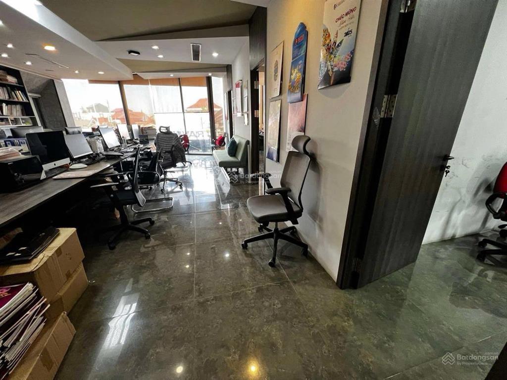Bán toà nhà văn phòng mặt đường âu cơ,tây hồ,trong đê, đường như sân bay, 155m,8 tầng,mặt tiền 10m