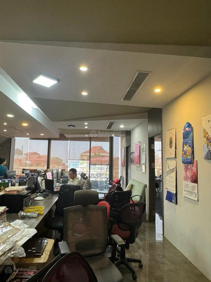 Bán toà nhà văn phòng mặt đường âu cơ,tây hồ,trong đê, đường như sân bay, 155m,8 tầng,mặt tiền 10m