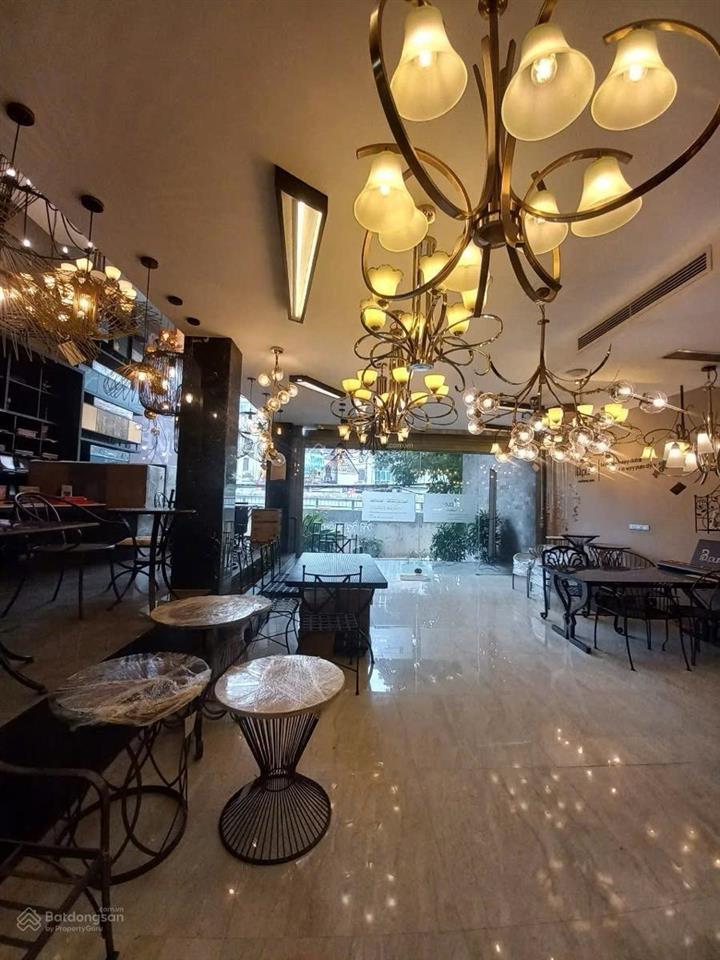 Bán toà nhà văn phòng mặt đường âu cơ,tây hồ,trong đê, đường như sân bay, 155m,8 tầng,mặt tiền 10m