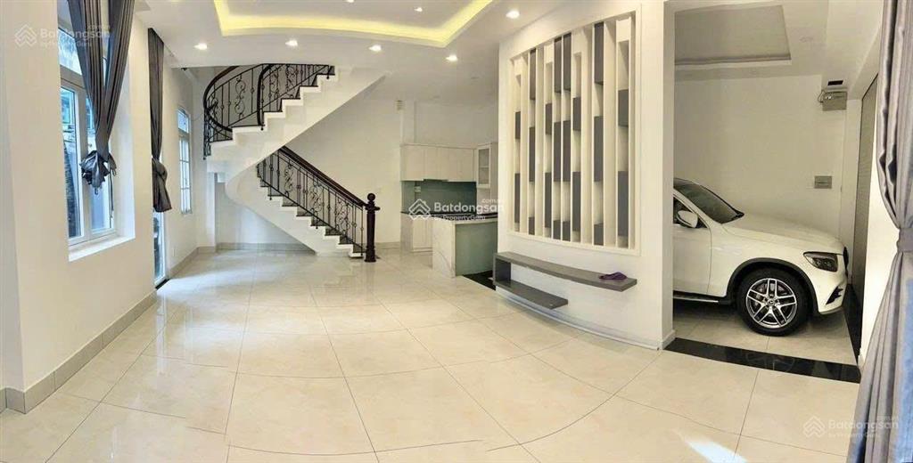 Nhà cho thuê  biệt thự căn hẻm 8m khu nhà ga t3 tân sơn nhất