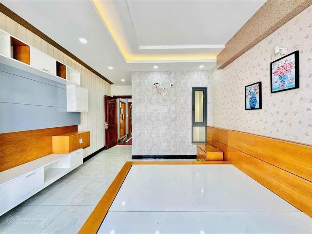 Nhà cho thuê  biệt thự căn hẻm 8m khu nhà ga t3 tân sơn nhất