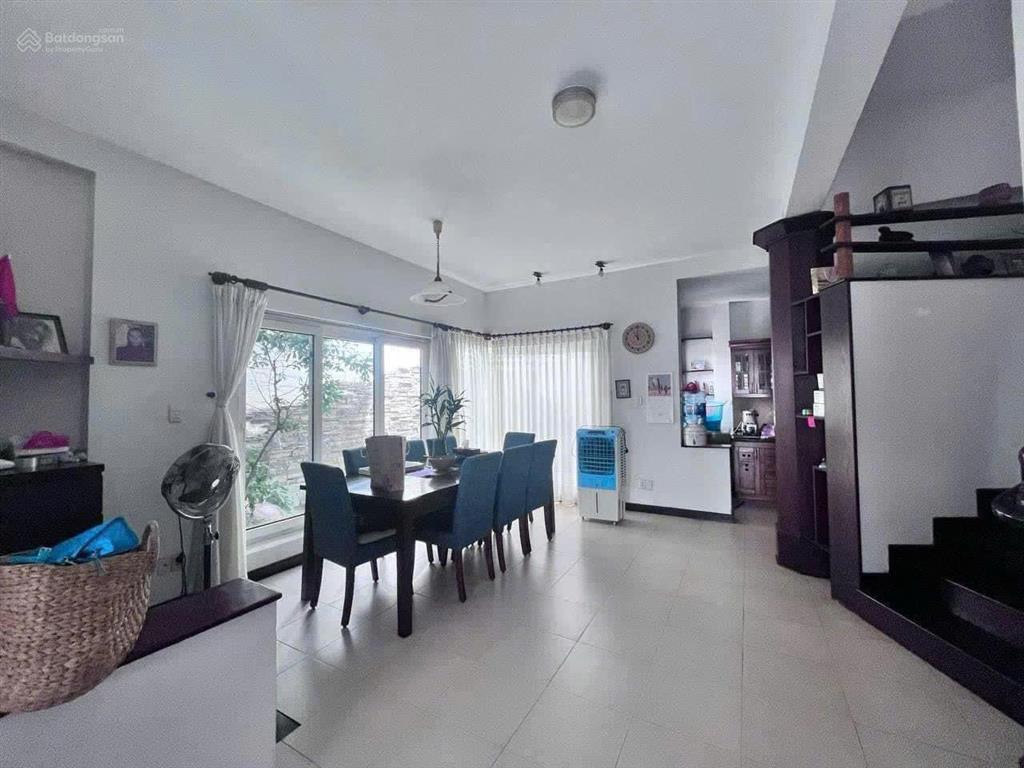 Nhà hxh 58 nguyễn minh hoàng, phường 12, quận tân binh