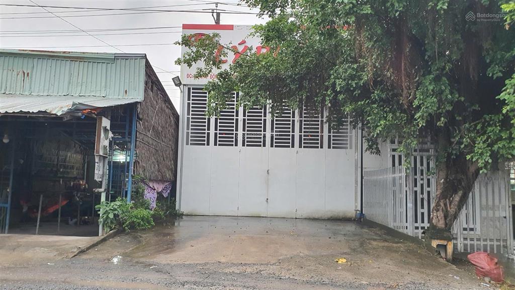 Cho thuê nhà kho kết hợp ở, 220m² mặt tiền quốc lộ 54 xã đông bình 15 triệu/tháng