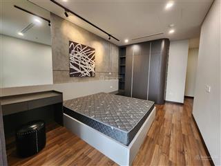 Cho thuê căn hộ hanoi centerpoint 27 lvl 3 ngủ  full đồ chỉ 17tr/th, có slot oto.  032700,5007