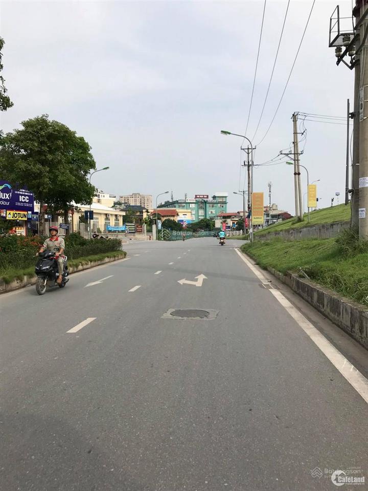 Chính chủ cần bán mảnh đất 210m2 vị trí đẹp tại ngõ 268 long biên.  0971 659 ***