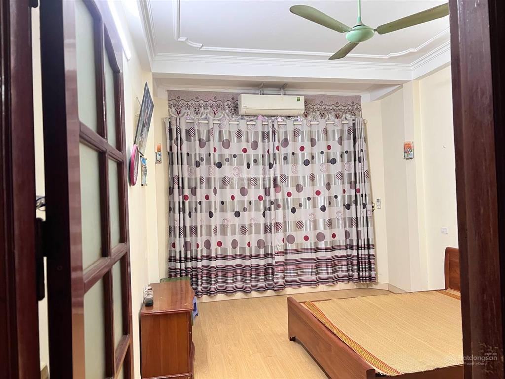 Chính chủ cho thuê nhà riêng mặt phố lý thường kiệt, hà đông. dt 40m²*4 tầng. mt 4m. giá 12,5tr