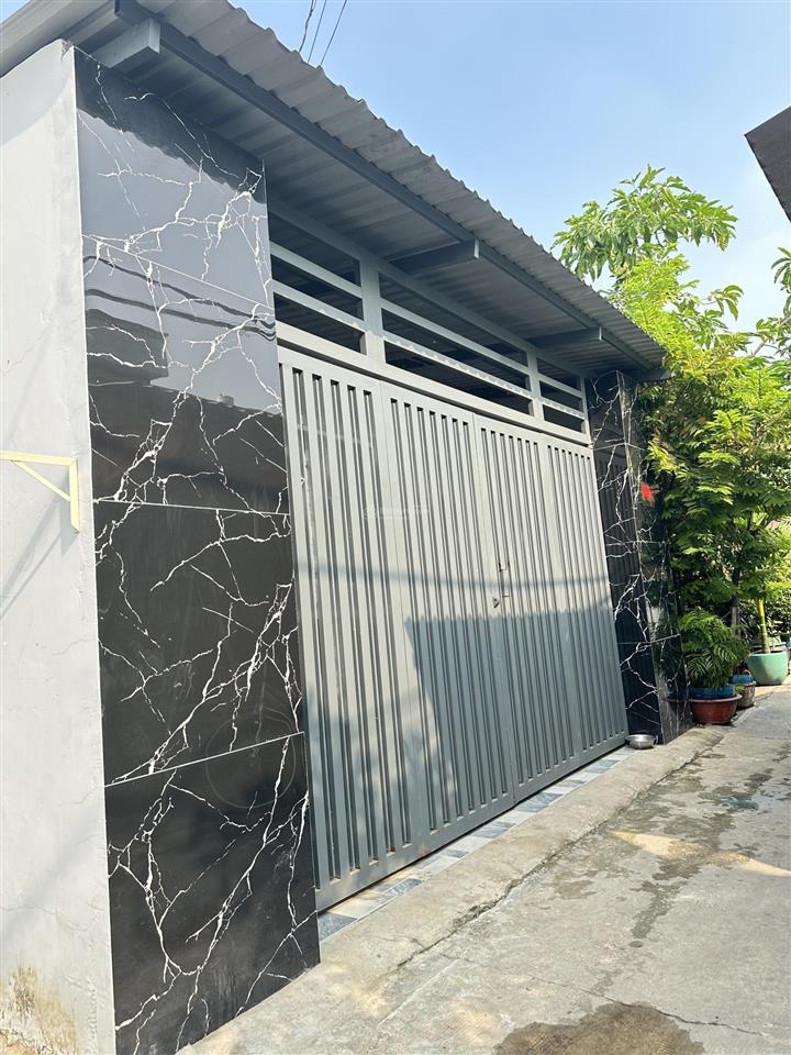 Nhà trung tâm thị trấn hóc môn hxh dt 110m giá chỉ 5,1 tỷ