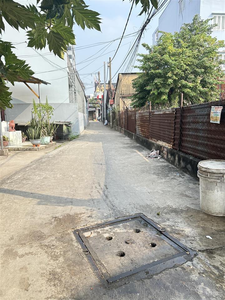 Nhà trung tâm thị trấn hóc môn hxh dt 110m giá chỉ 5,1 tỷ