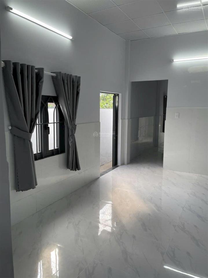 Nhà trung tâm thị trấn hóc môn hxh dt 110m giá chỉ 5,1 tỷ