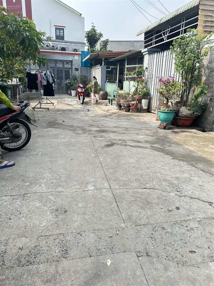 Nhà trung tâm thị trấn hóc môn hxh dt 110m giá chỉ 5,1 tỷ