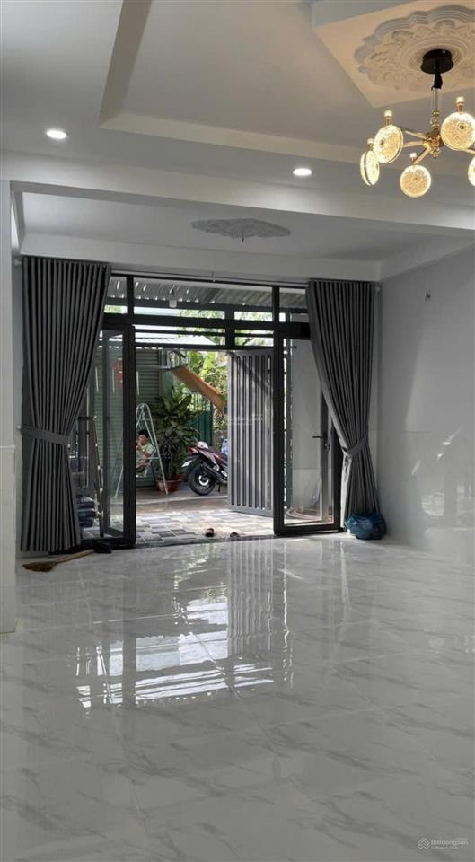 Nhà trung tâm thị trấn hóc môn hxh dt 110m giá chỉ 5,1 tỷ