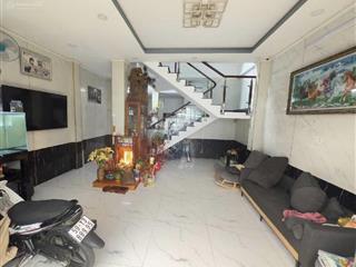 Bán nhà mặt tiền kinh doanh 4 tầng, bà điểm hóc môn, gần bến xe an sương, giá 6,8 tỷ