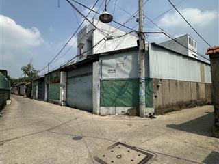 Bán nhà + xưởng gần chợ đầu mối hóc môn 228m2 ngang 13m nở hậu xe tải thông giá chỉ 9,3 tỷ