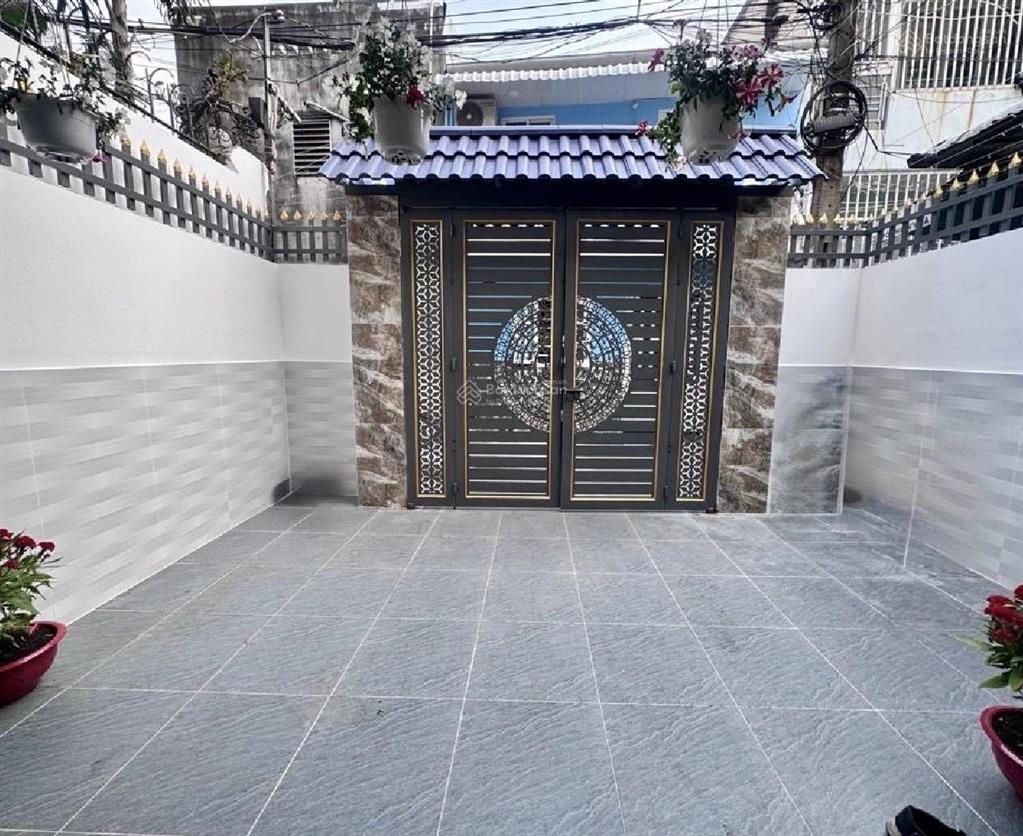 Bán nhà tô ký quận 12, 2 tầng 100m2 gần cầu vượt quang trung, giá 5,6 tỷ