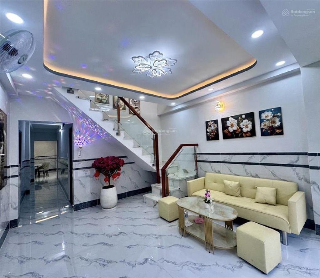 Bán nhà tô ký quận 12, 2 tầng 100m2 gần cầu vượt quang trung, giá 5,6 tỷ