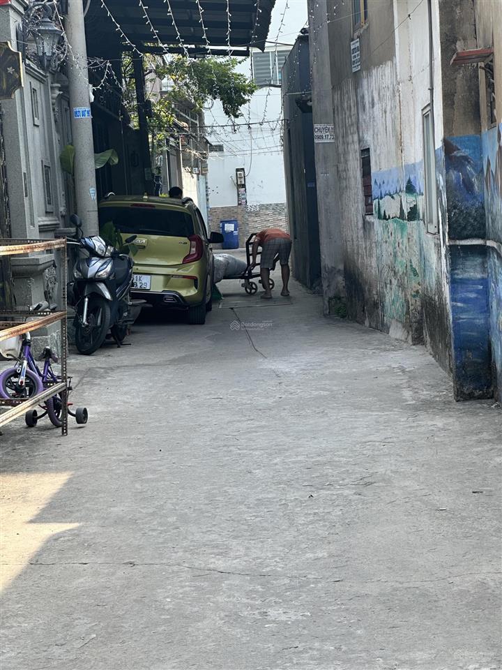 Bán nhà tô ký quận 12, 2 tầng 100m2 gần cầu vượt quang trung, giá 5,6 tỷ