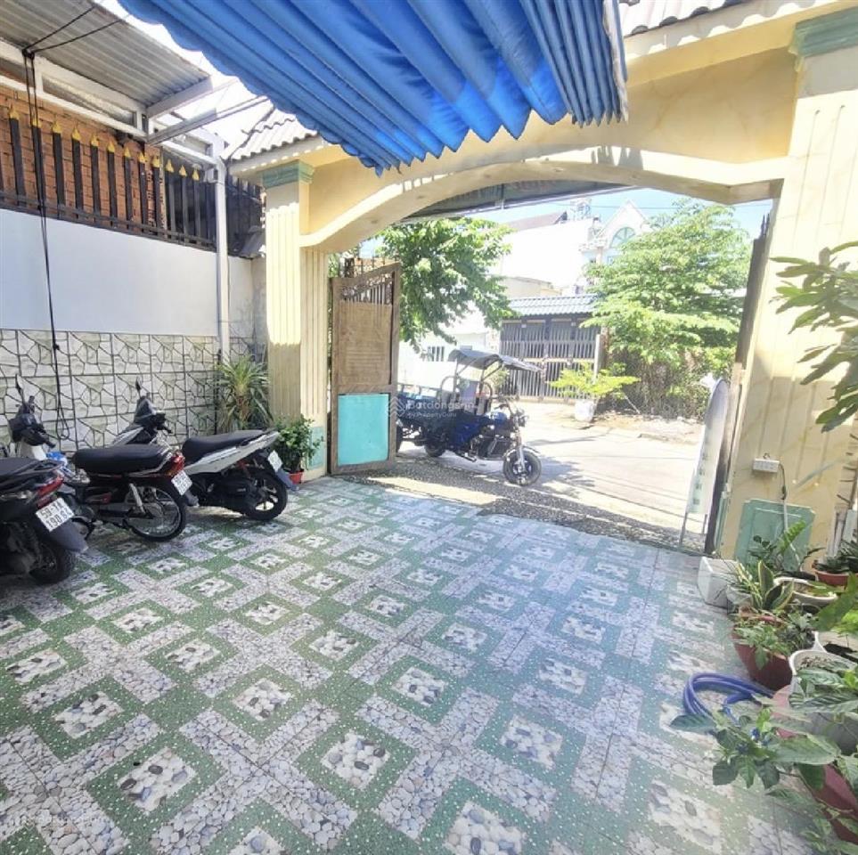 Bán nhà mặt tiền thới tam thôn, hóc môn 3 tầng giáp q12.dt 5,8x19m