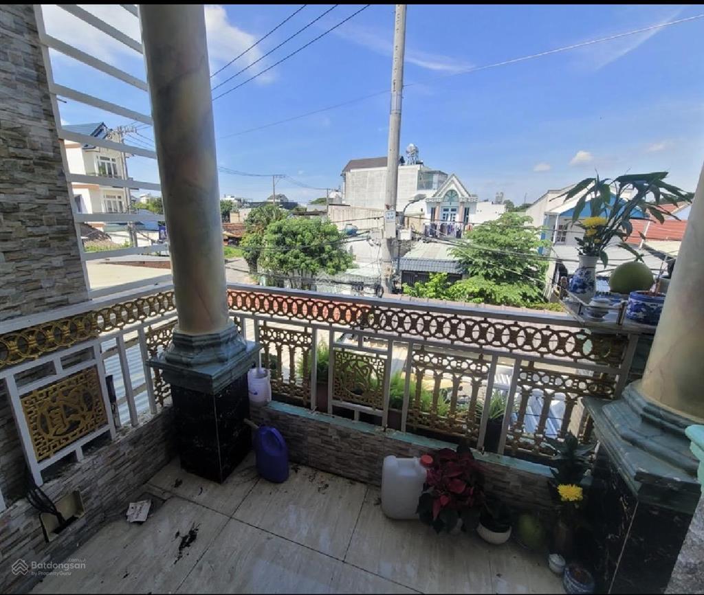 Bán nhà mặt tiền thới tam thôn, hóc môn 3 tầng giáp q12.dt 5,8x19m