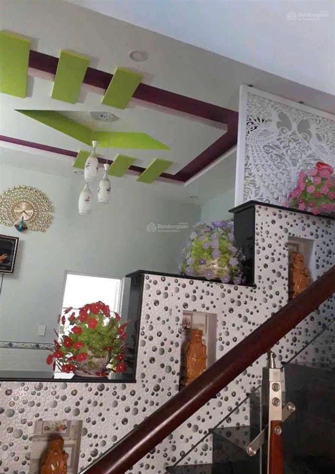 Bán nhà 2 tầng khu dân cư song hành hóc môn cách mặt tiền chỉ 30m 90m ngang 7,2m giá 4,5 t