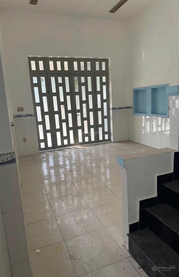 Bán nhà mặt tiền đường nhựa thị trấn hóc môn 171m2 có dãy trọ, giá chỉ 5,8 tỷ