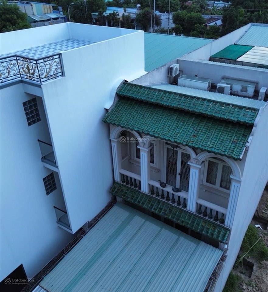 Bán biệt thự sân vườn 2 tầng mặt tiền tân hiệp, hóc môn dt 240m gần chợ hóc môn chỉ 7ty tl