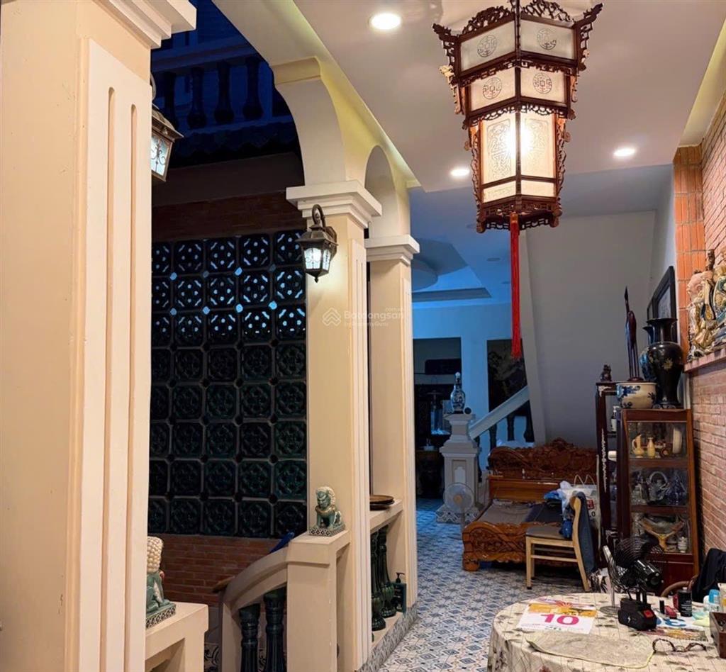 Bán biệt thự sân vườn 2 tầng mặt tiền tân hiệp, hóc môn dt 240m gần chợ hóc môn chỉ 7ty tl