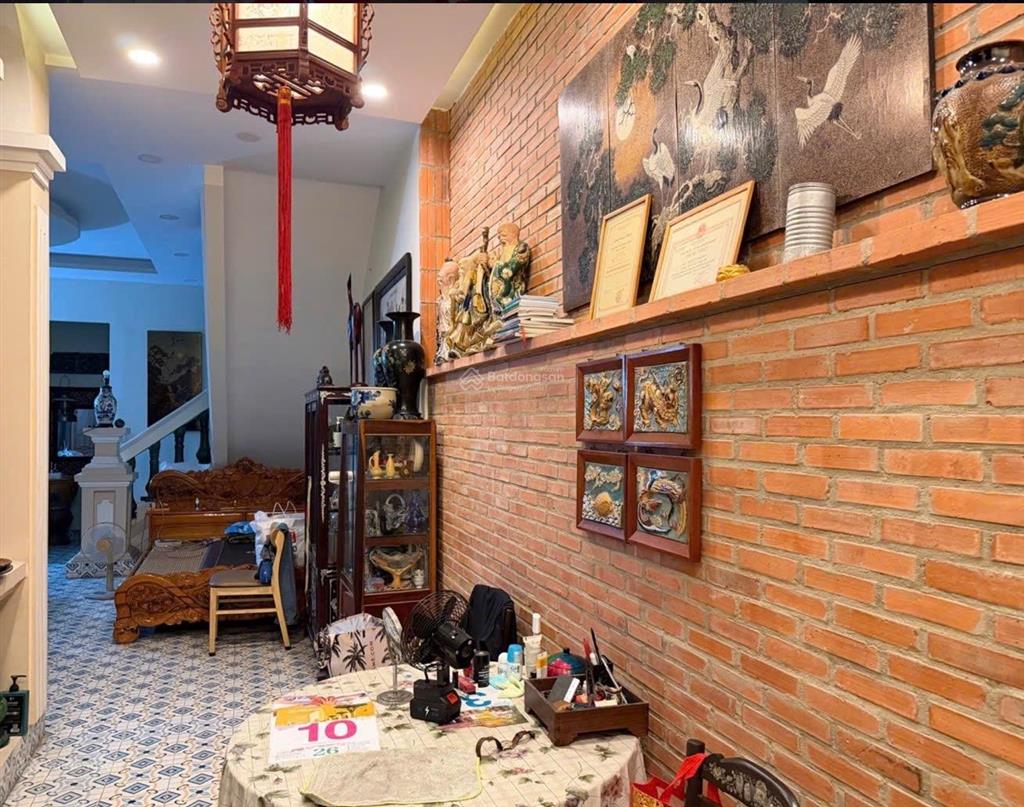 Bán biệt thự sân vườn 2 tầng mặt tiền tân hiệp, hóc môn dt 240m gần chợ hóc môn chỉ 7ty tl