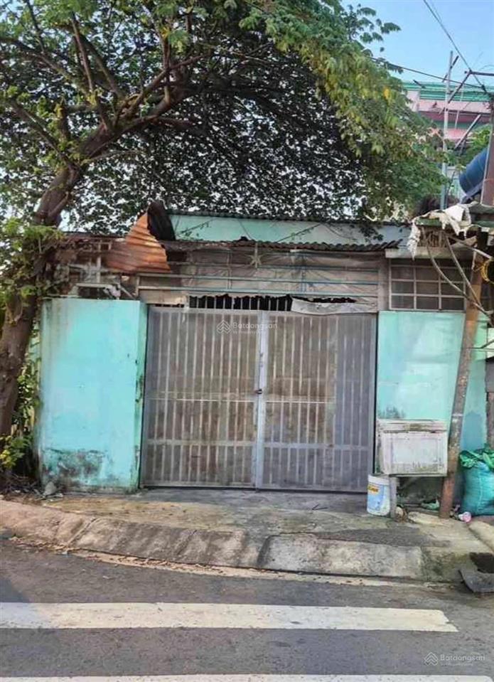 Nhà mặt tiền tân thới nhì hóc môn, 204m2 đất nở hậu  kinh doanh xây căn hộ dịch vụ 5,5 tỷ