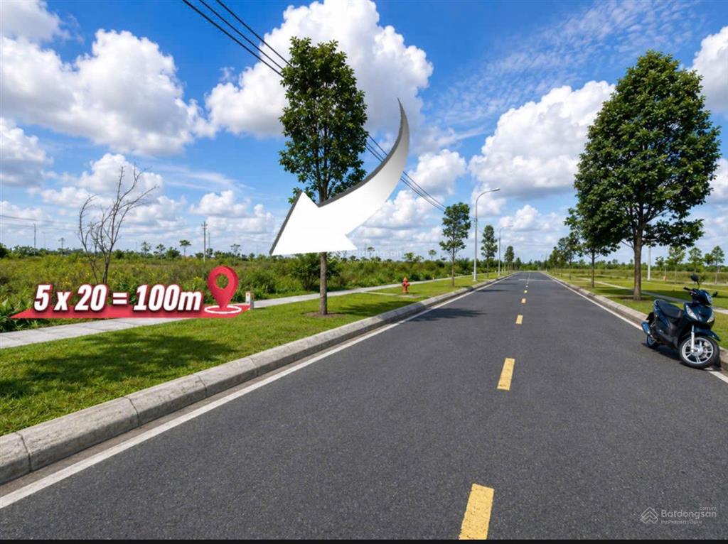 Cần bán tđc .phú đông đối diện công viên  xây dựng tự do hạ tầng kết nối cầu cát lái