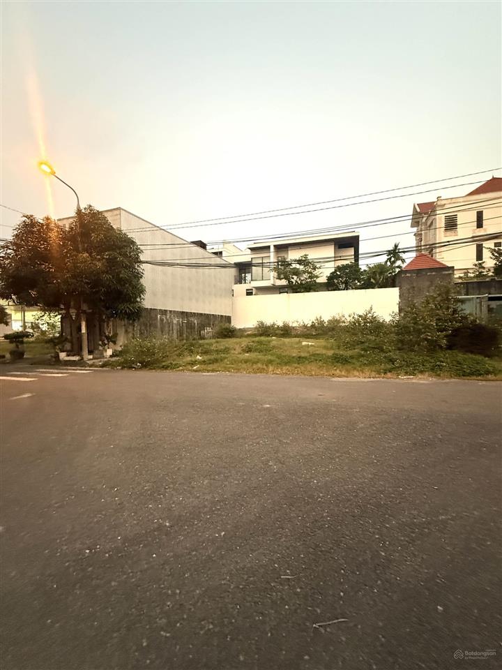 Cần tiền giảm 100tr, bán nhanh lô đường 5m5 xuân thiều 36, bên cạnh mikazuki, cách biển 200m