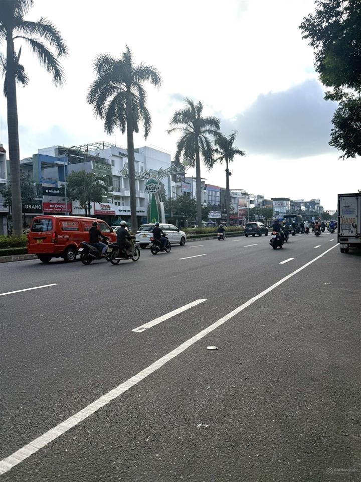 Do cần chuyển địa điểm văn phòng, tôi giảm 500tr cần bán nhánh nhà 3 tầng mt đường 33m điện b phủ