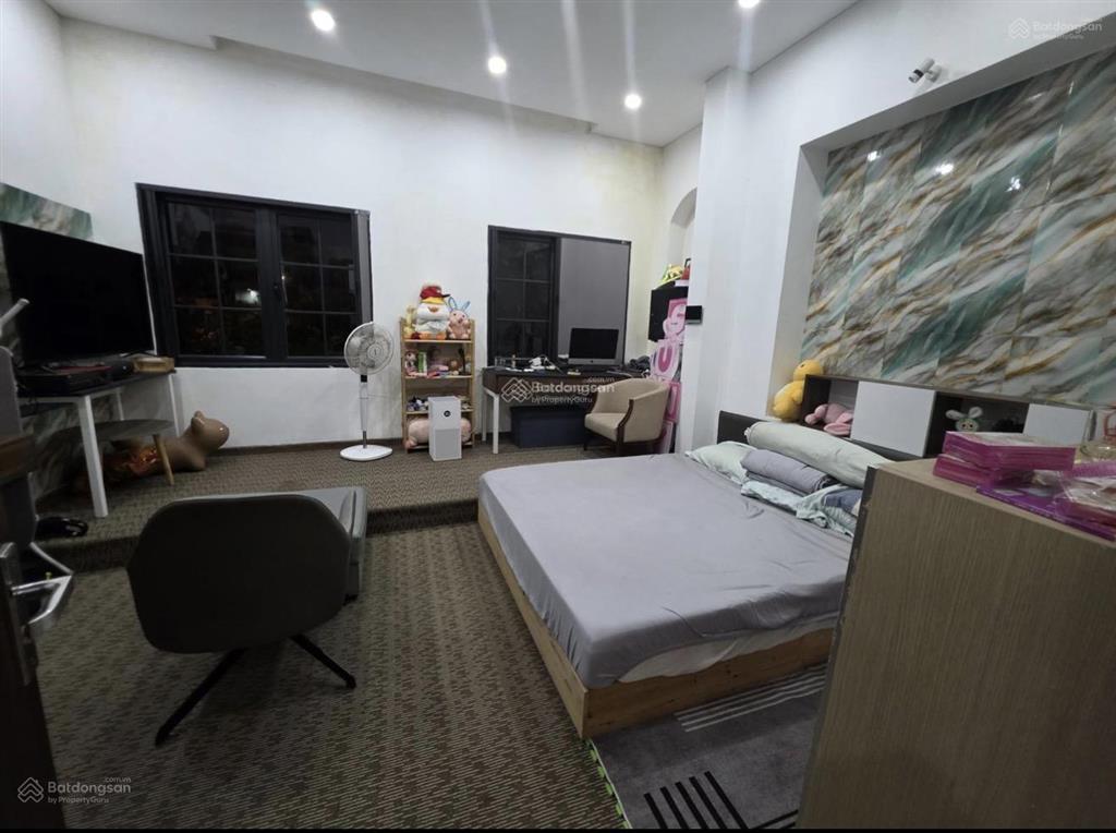 Do cần chuyển địa điểm văn phòng, tôi giảm 500tr cần bán nhánh nhà 3 tầng mt đường 33m điện b phủ