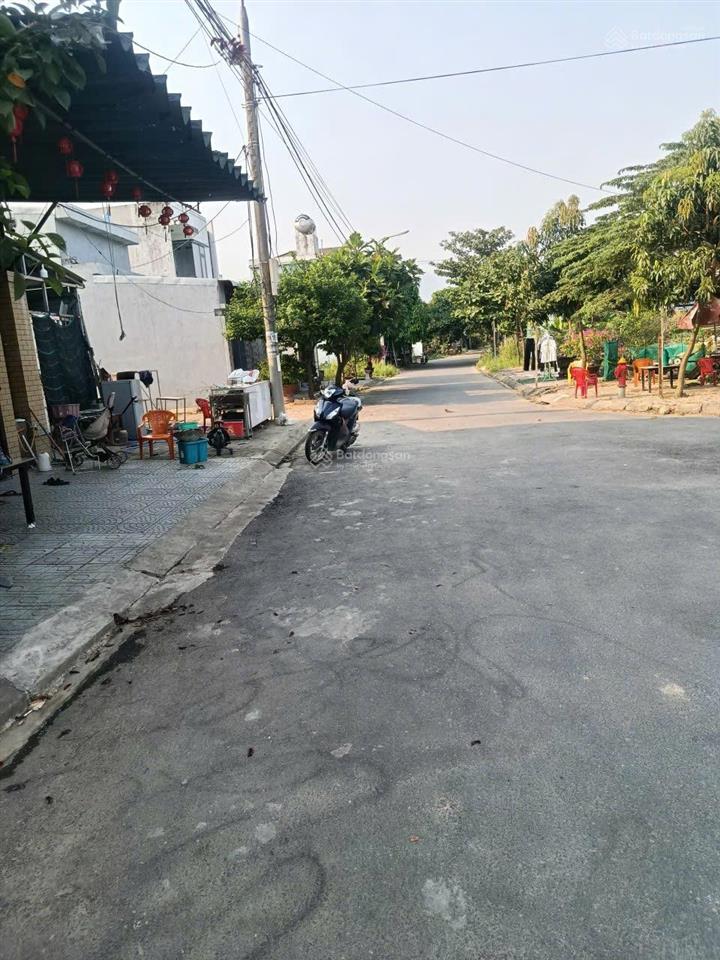 Hạ giá bán nhanh bán nhanh căn 3 tầng mt đường 5m5 khu biệt thự hoà liên 4
